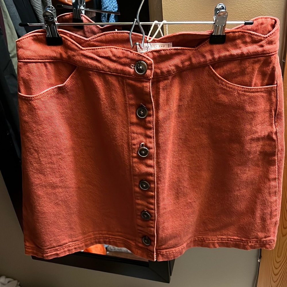 Super cute fall skirt- rust colored, size large